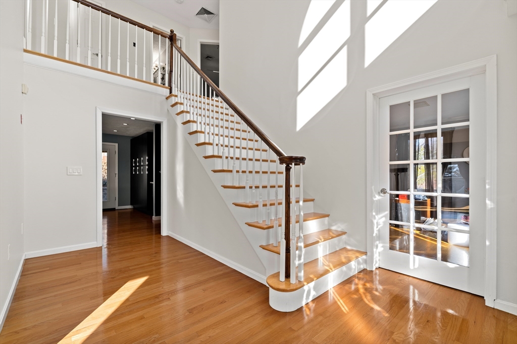 97 Harrington Road Waltham, MA 02452 - Photo 5 of 41