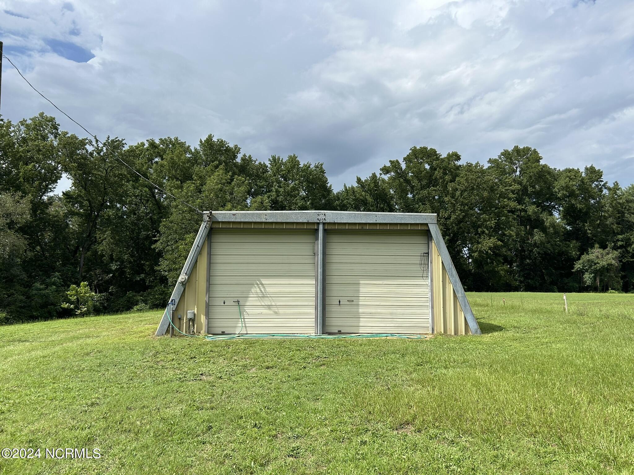 1350 Grady Road Clinton, NC 28328 - Photo 47 of 60 Garage 2