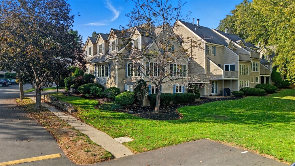 23 Michael Way, Unit 35 Andover, MA 01810 - Photo 3 of 36