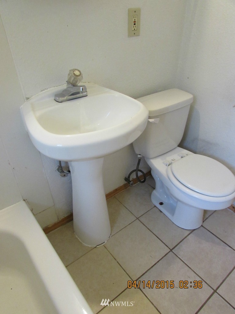 249 Southwest 116th Street Seattle, WA 98146 - Photo 13 of 24 Gallery Image 13