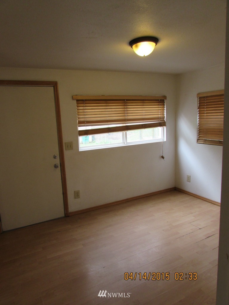 249 Southwest 116th Street Seattle, WA 98146 - Photo 17 of 24 Gallery Image 17