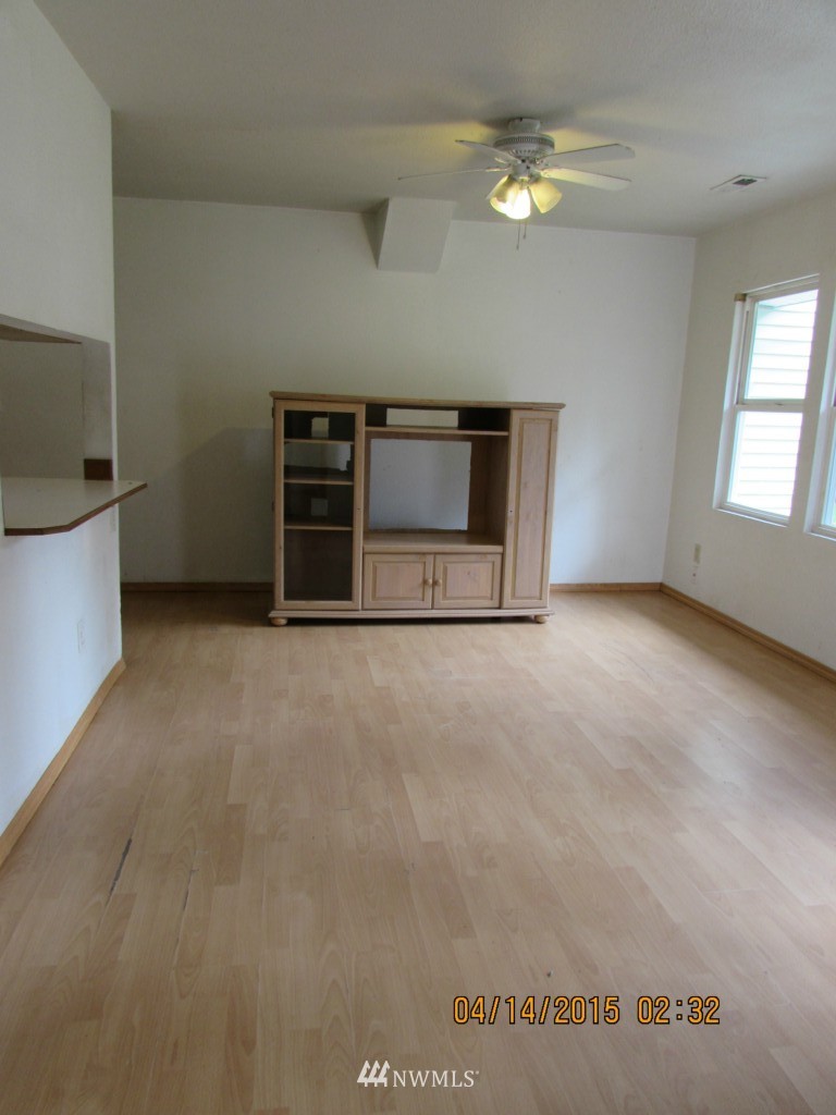 249 Southwest 116th Street Seattle, WA 98146 - Photo 4 of 24 Gallery Image 4