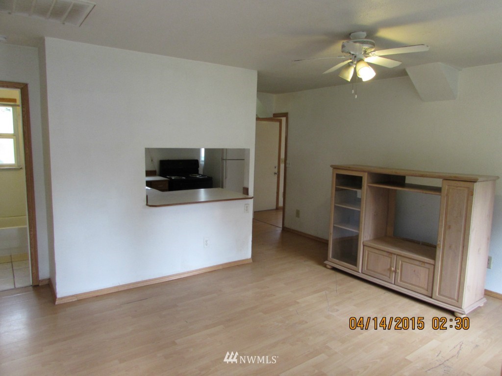 249 Southwest 116th Street Seattle, WA 98146 - Photo 5 of 24 Gallery Image 5
