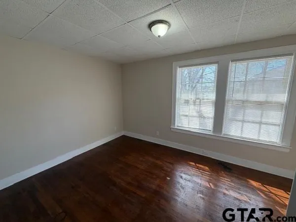 $1,000 | 923 North Tyler Avenue, Tyler, TX 75702