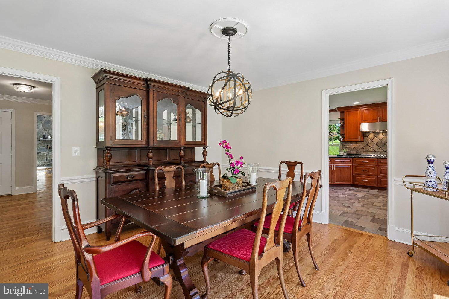 20920 Sunnyacres Road Gaithersburg, MD 20882 - Photo 11 of 64 Dining room with crown moulding