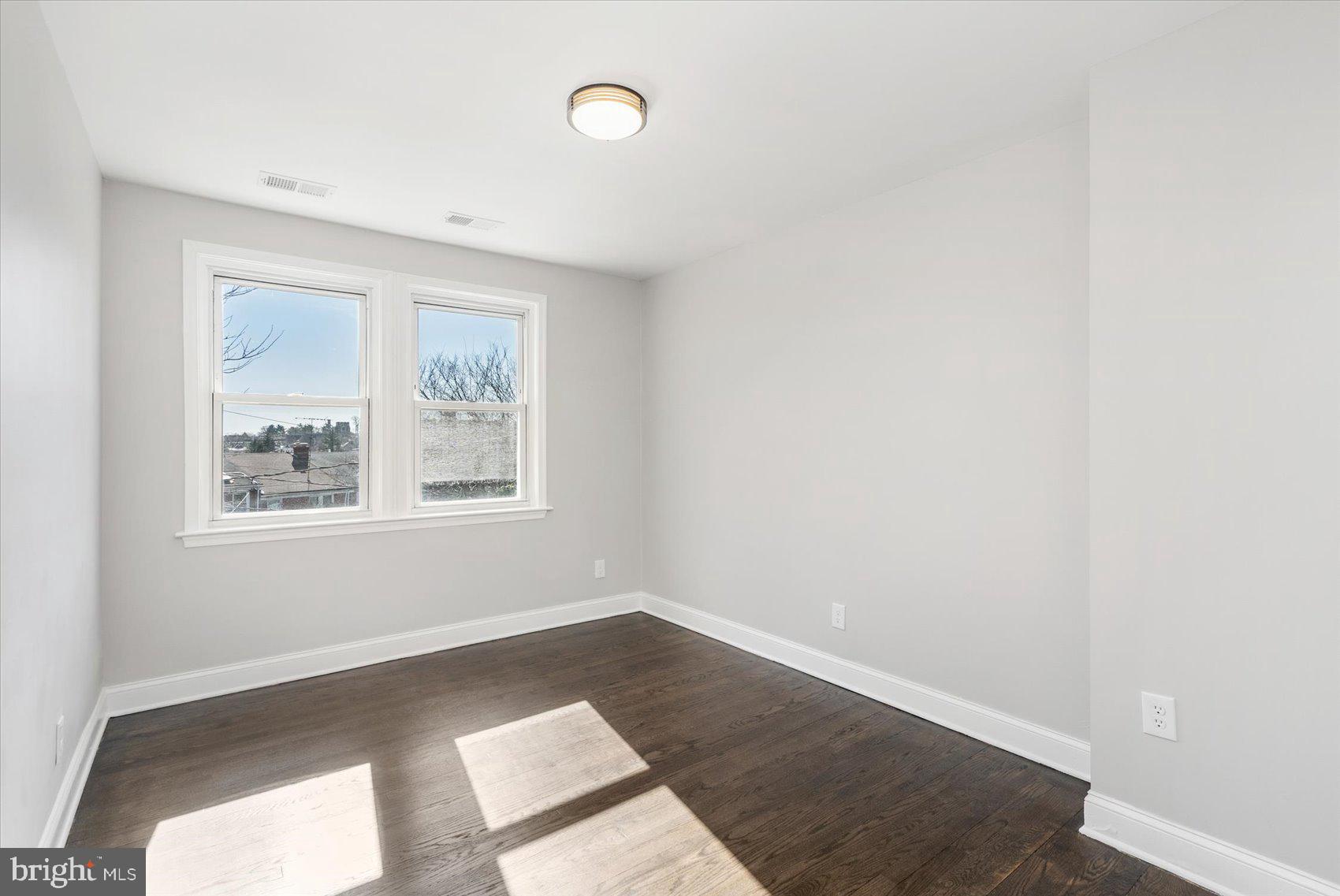 1511 Oakridge Road Baltimore, MD 21218 - Photo 19 of 42 Gallery Image 19