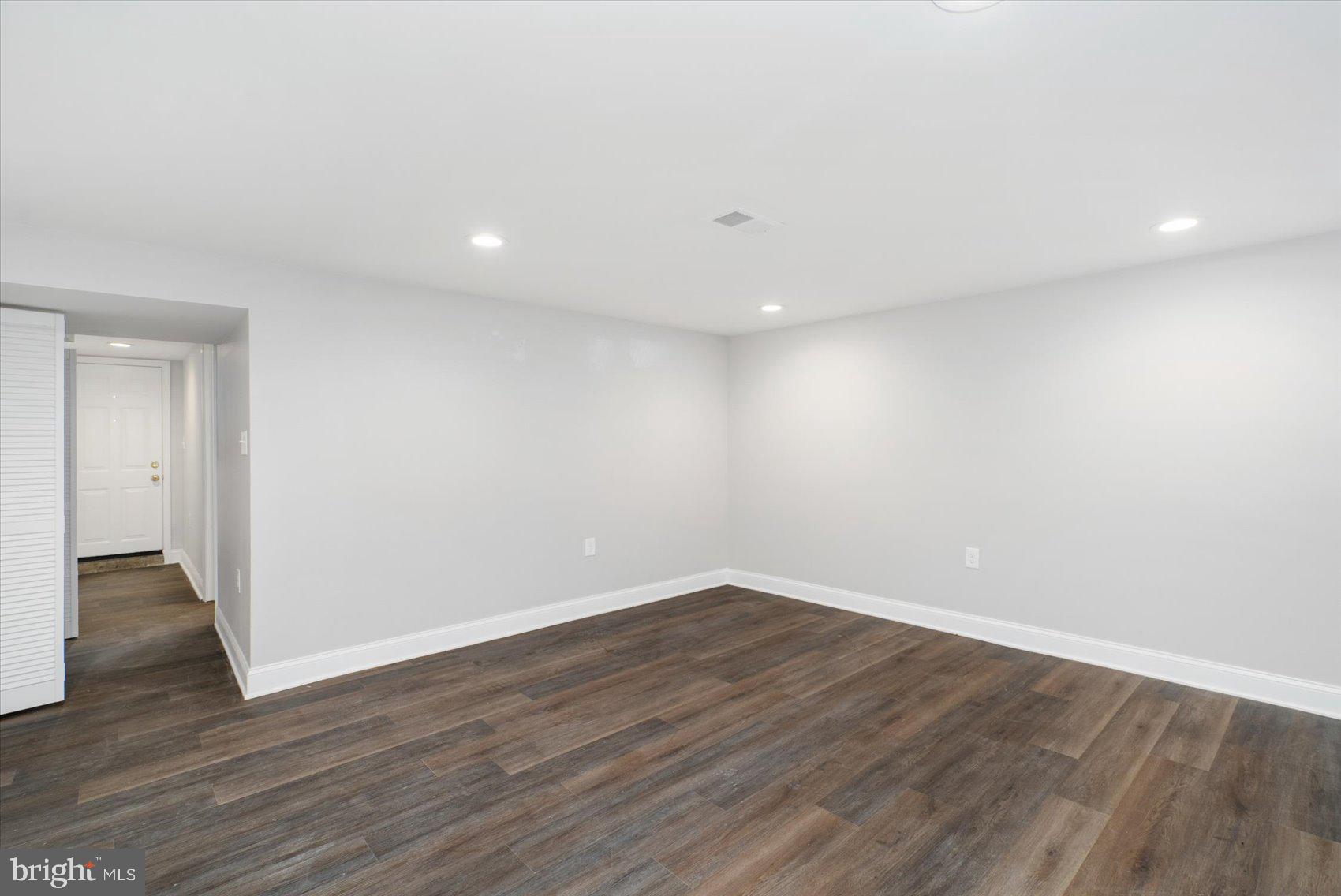 1511 Oakridge Road Baltimore, MD 21218 - Photo 29 of 42 Gallery Image 29