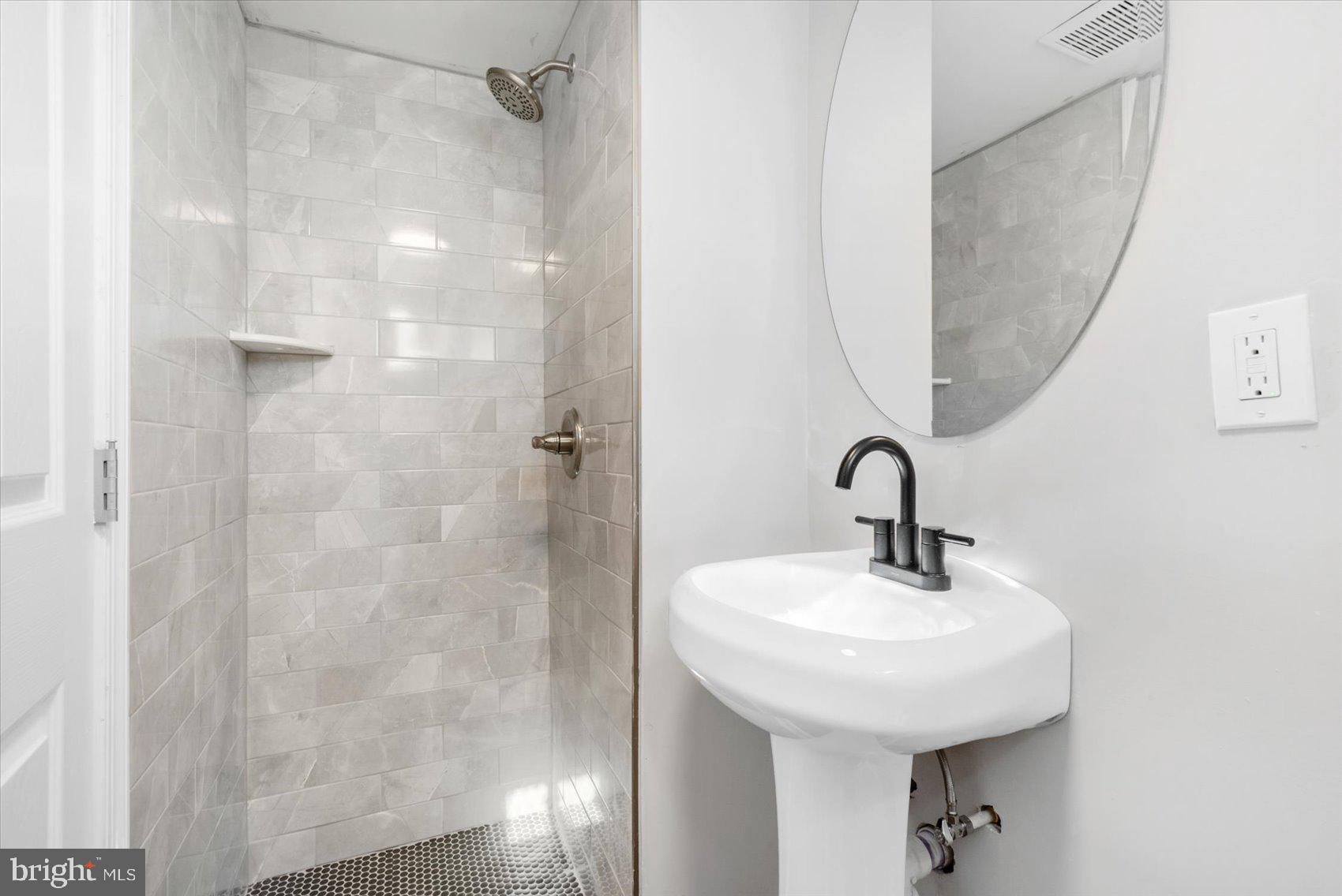 1511 Oakridge Road Baltimore, MD 21218 - Photo 34 of 42 Gallery Image 34