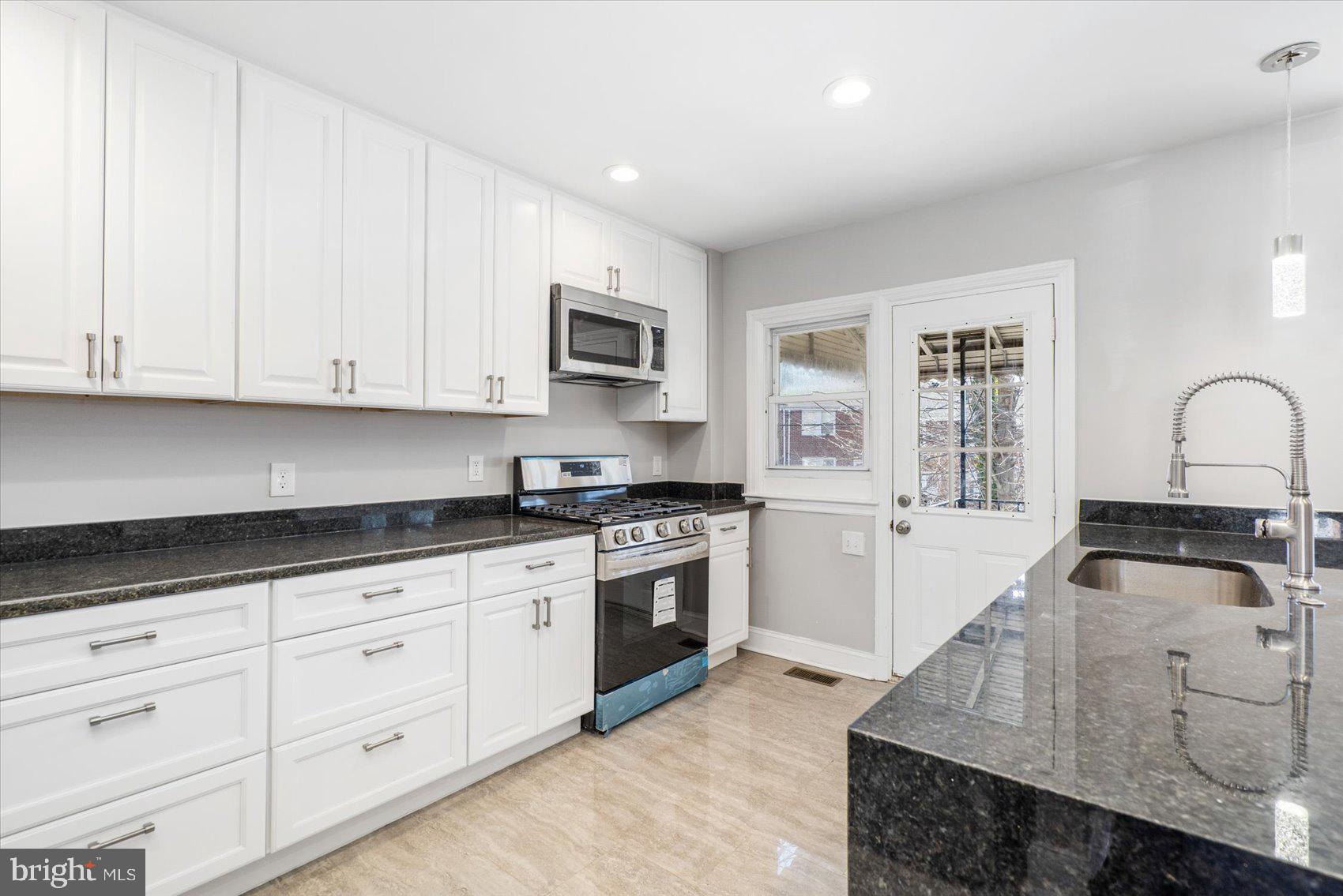 1511 Oakridge Road Baltimore, MD 21218 - Photo 10 of 42 Gallery Image 10