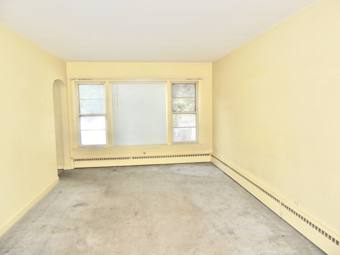 2202 River Road River Grove, IL 60171 - Photo 11 of 33 an empty room with a window