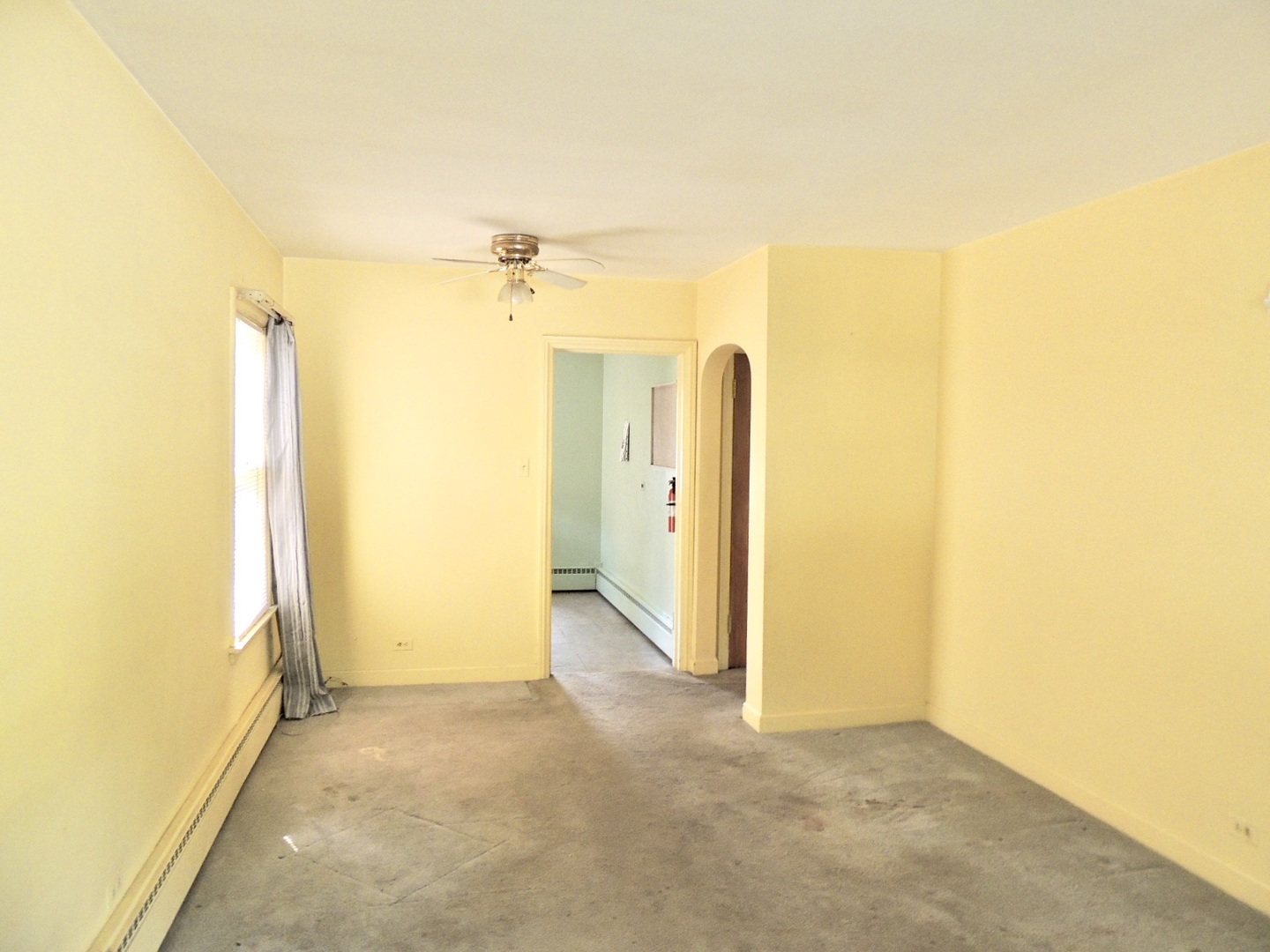 2202 River Road River Grove, IL 60171 - Photo 13 of 33 a view of a bathroom
