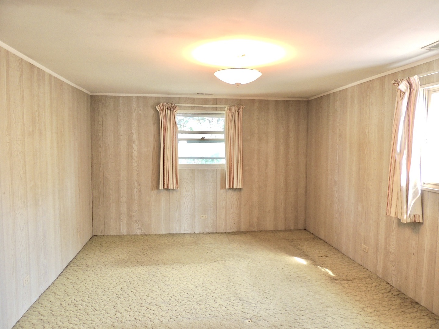 2202 River Road River Grove, IL 60171 - Photo 27 of 33 an empty room with windows