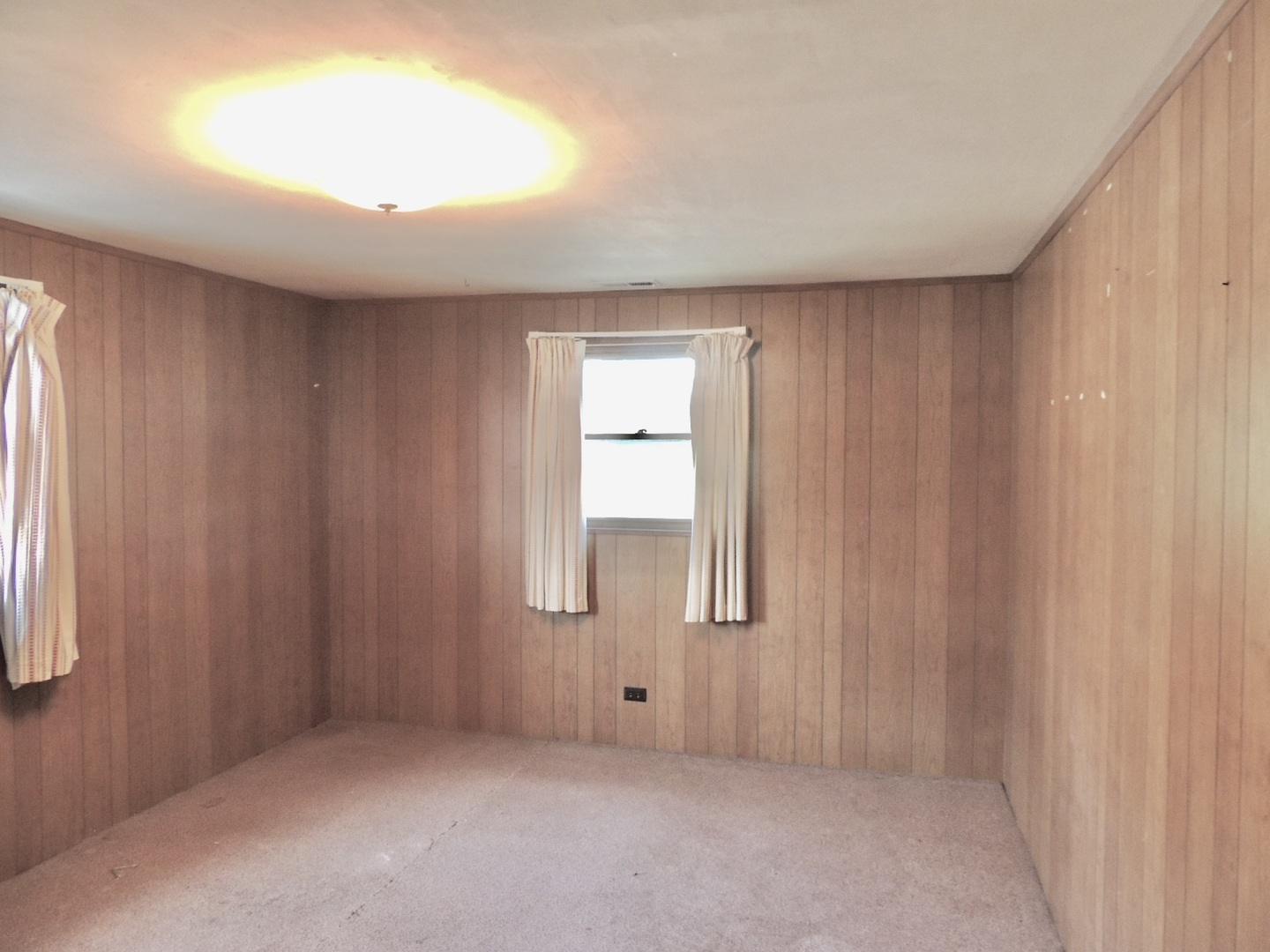 2202 River Road River Grove, IL 60171 - Photo 29 of 33 an empty room with windows