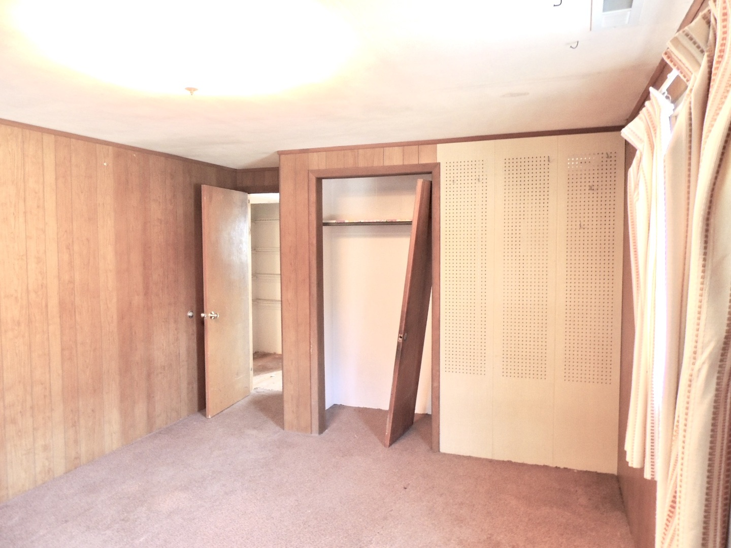 2202 River Road River Grove, IL 60171 - Photo 30 of 33 a view of closet with window
