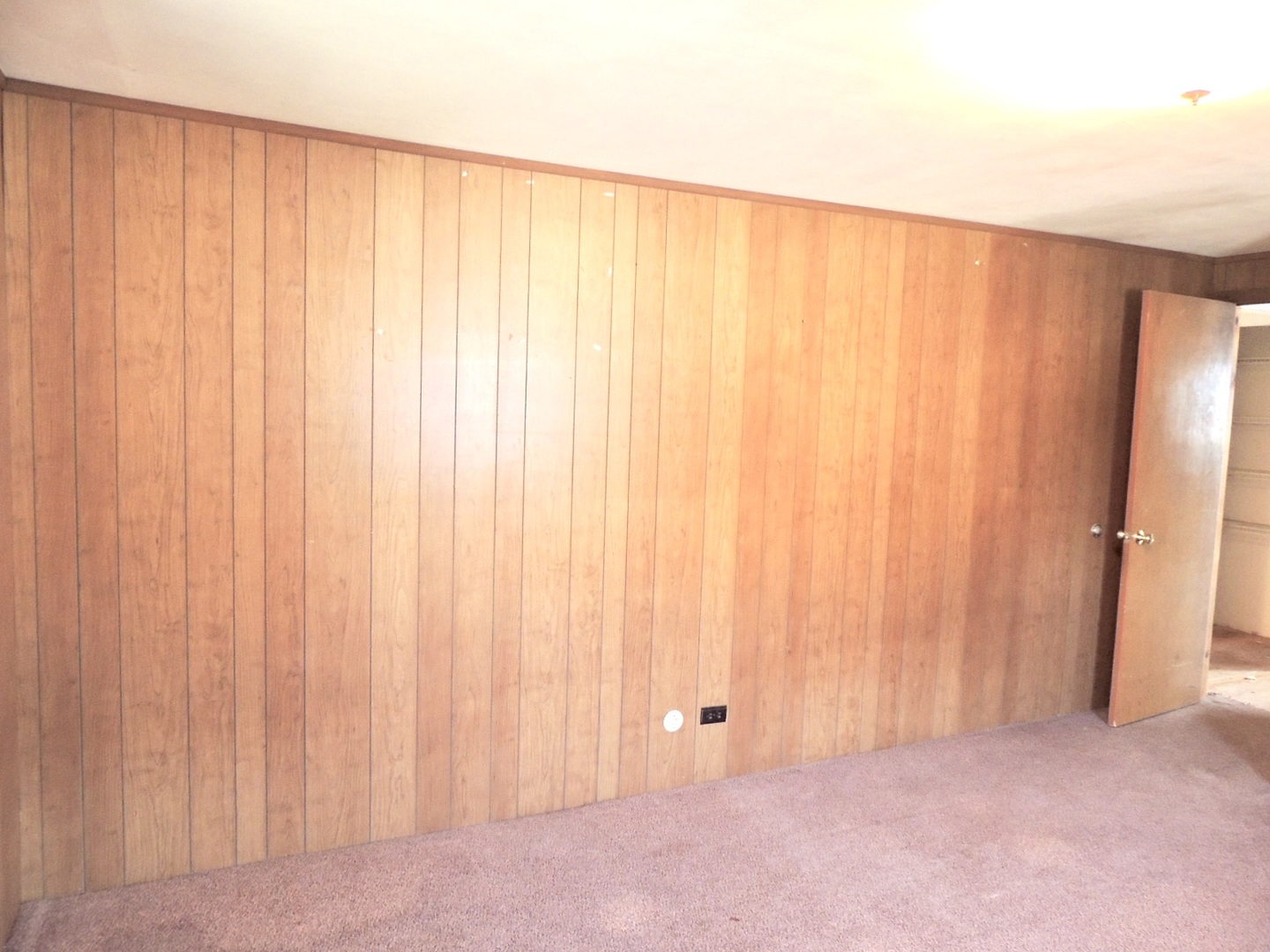 2202 River Road River Grove, IL 60171 - Photo 31 of 33 a view of a large window with a curtain