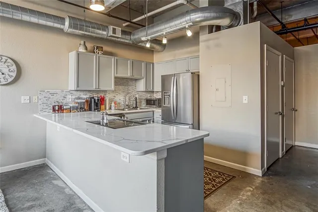 $220,000 | 715 May Street, Unit 326, Kansas City, MO 64105