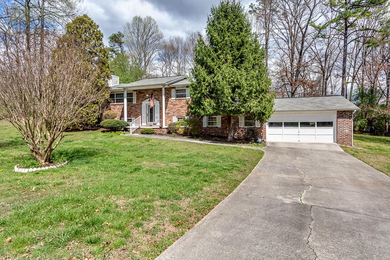 8232 Ewing Road Powell, TN 37849 - Photo 4 of 31 Gallery Image 4