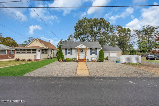 a view of house and outdoor space