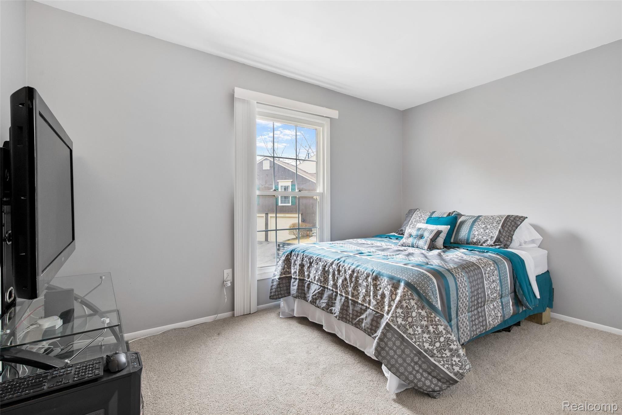 1474 Saddle Lane Rochester, MI 48306 - Photo 20 of 25 9D1A3657SaddleLaneBed2.jpg