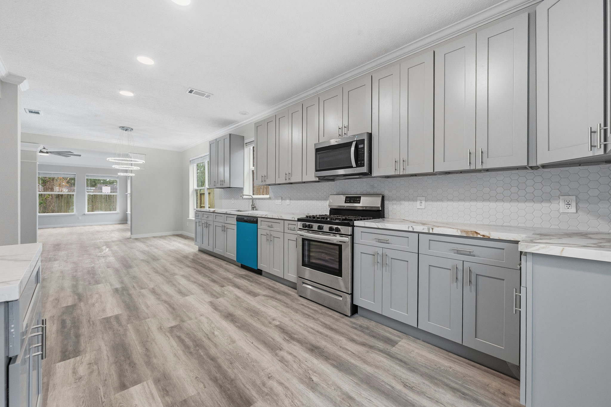 5411 Shady Maple Drive Houston, TX 77339 - Photo 11 of 28