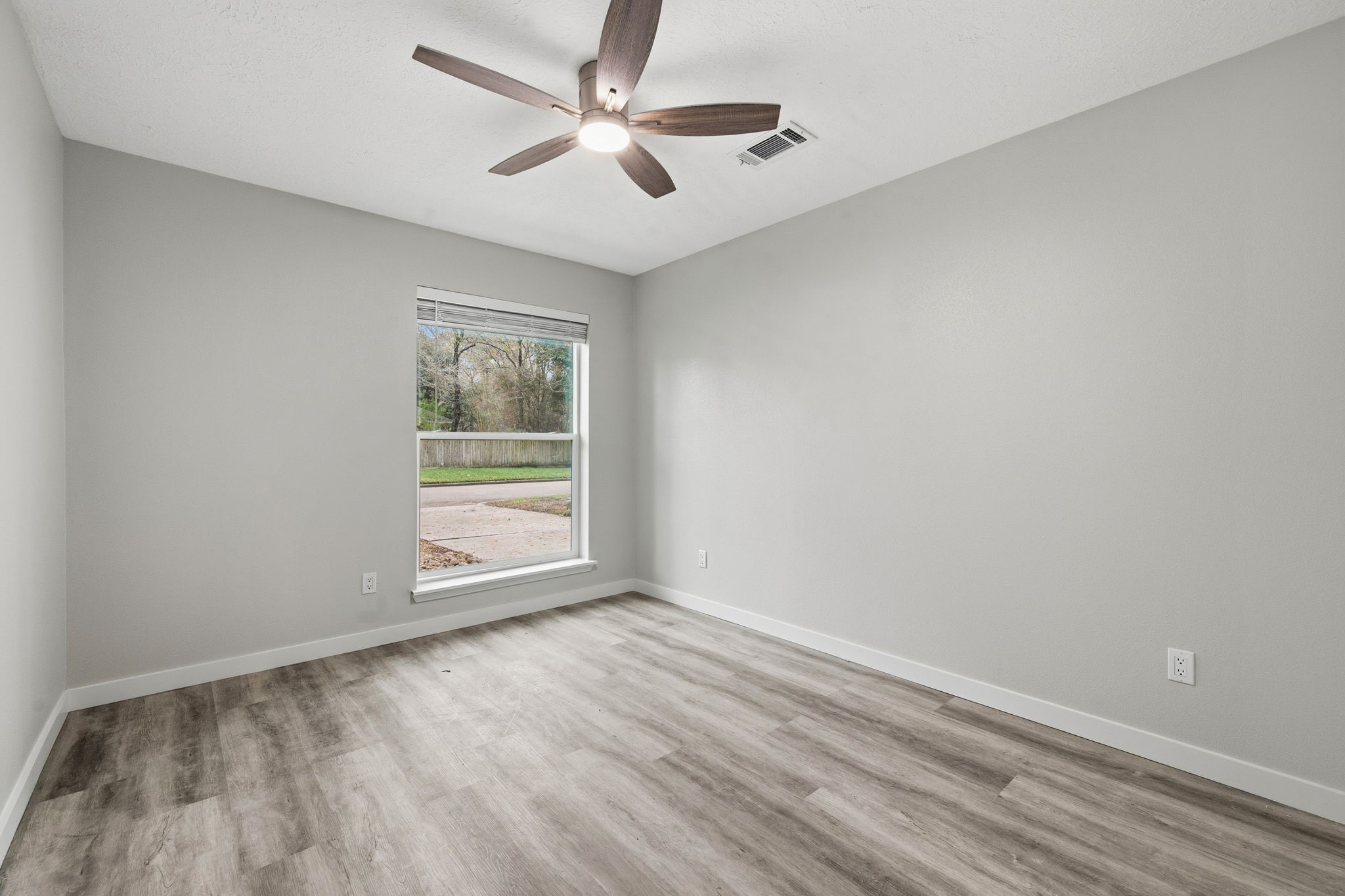 5411 Shady Maple Drive Houston, TX 77339 - Photo 17 of 28