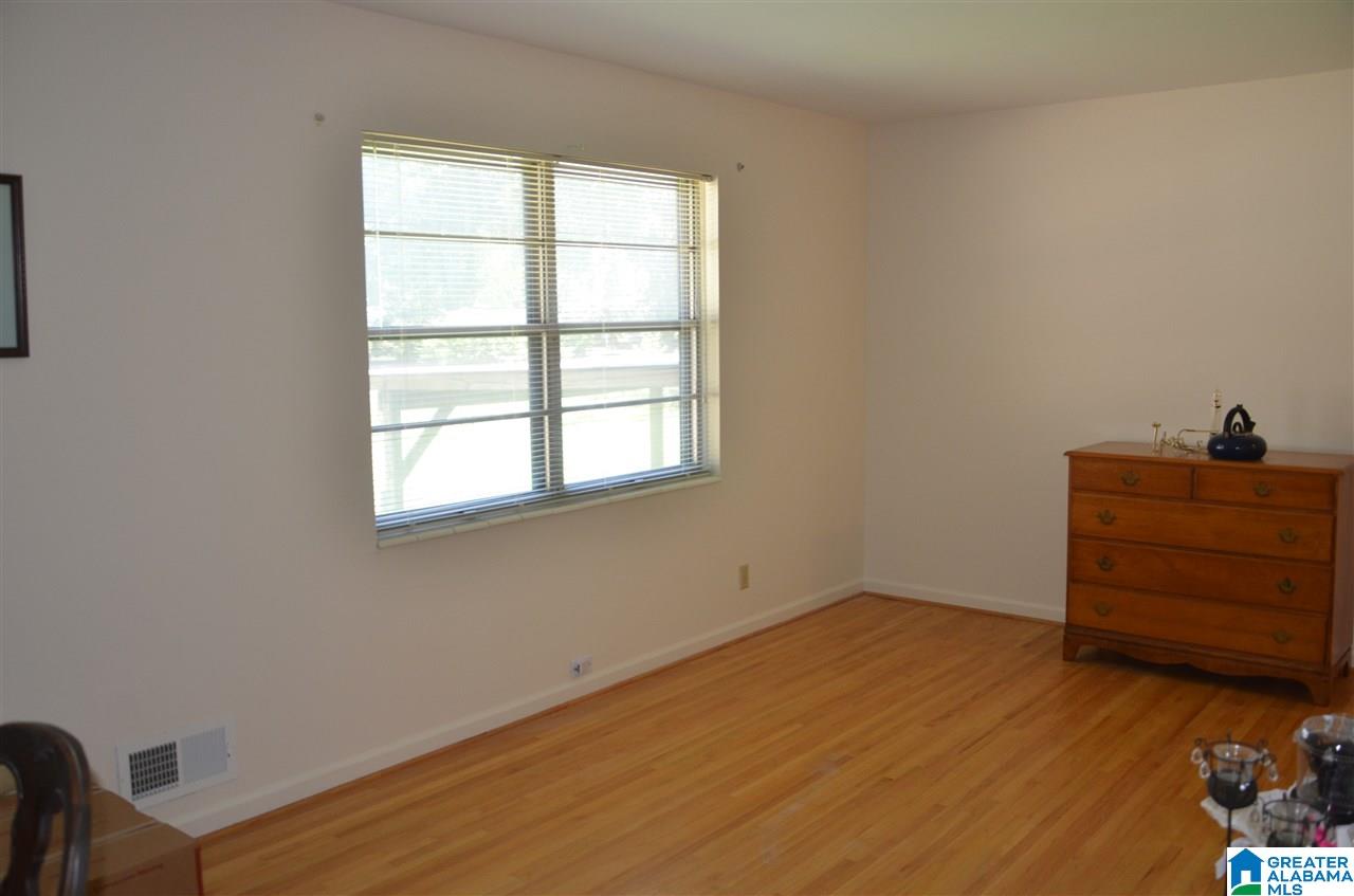 628 Cambridge Road Bessemer, AL 35023 - Photo 9 of 29