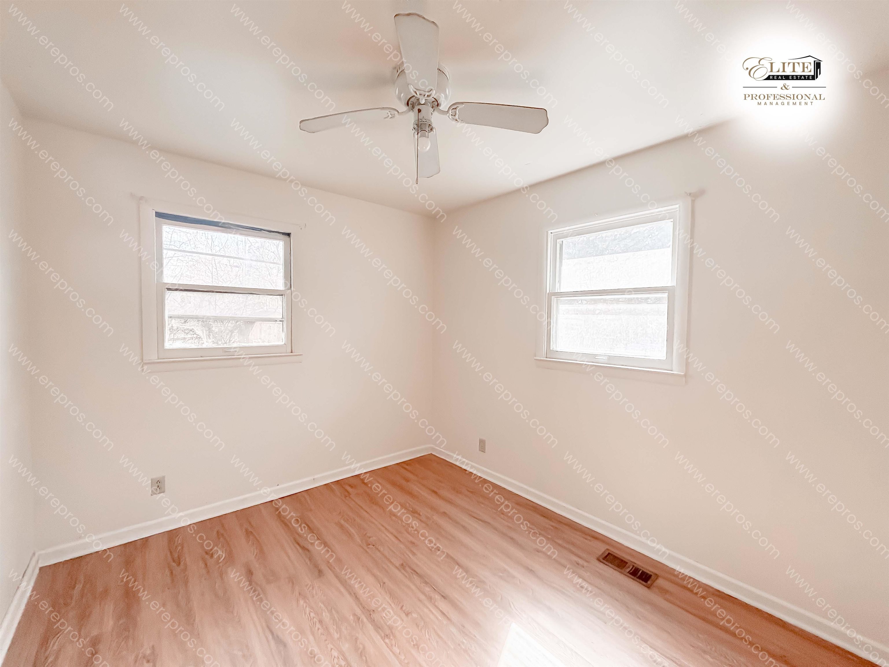 3702 Branch Road Flint, MI 48506 - Photo 5 of 16 50189991-bd85805e-46e1-43b3-af1c-d31a2cbfb611.JPG