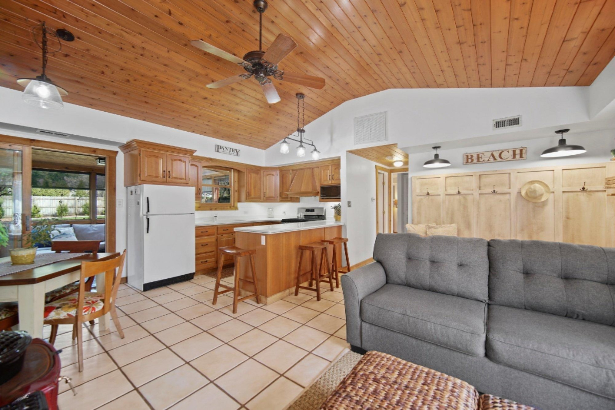 19601 Grand Beach Road New Buffalo, MI 49117 - Photo 3 of 19 10_DSC02414