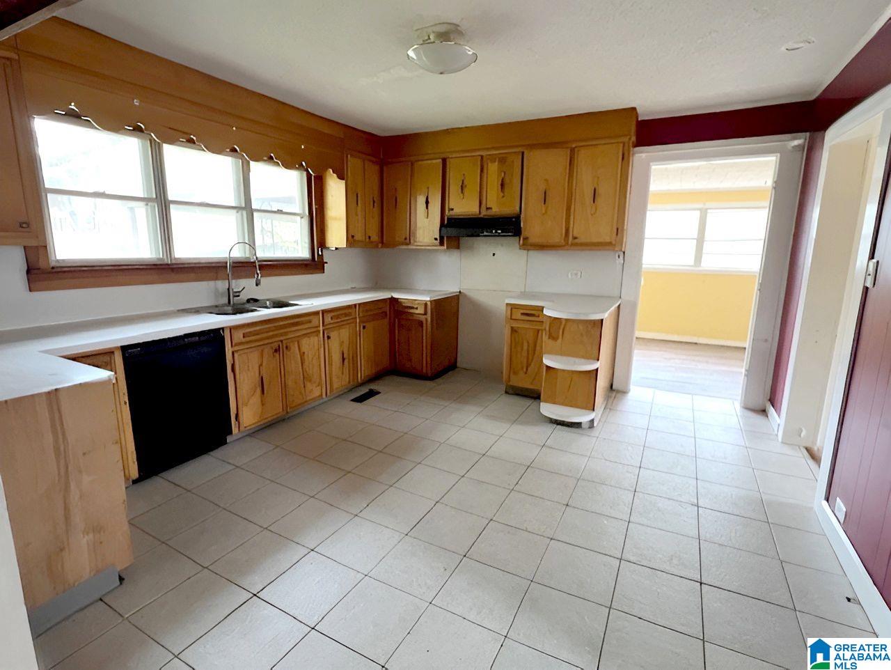104 Church Street Warrior, AL 35180 - Photo 7 of 15