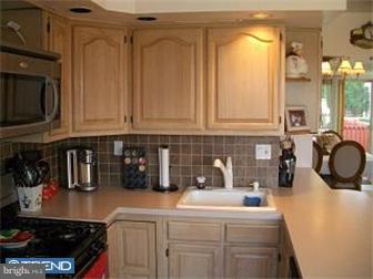2839 Nestling Road Philadelphia, PA 19154 - Photo 7 of 12 Kitchen