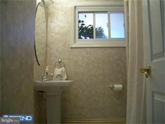 2839 Nestling Road Philadelphia, PA 19154 - Photo 9 of 12 Bathroom