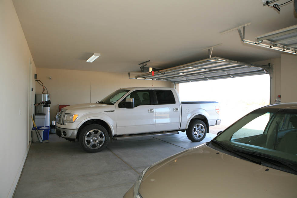 52733 West Huisatch Road Maricopa, AZ 85139 - Photo 8 of 18 3 Car Garage