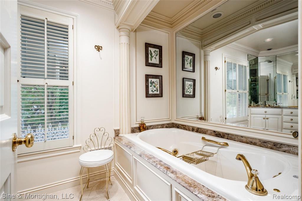 523 Thorntree Road Grosse Pointe Woods, MI 48236 - Photo 30 of 59
