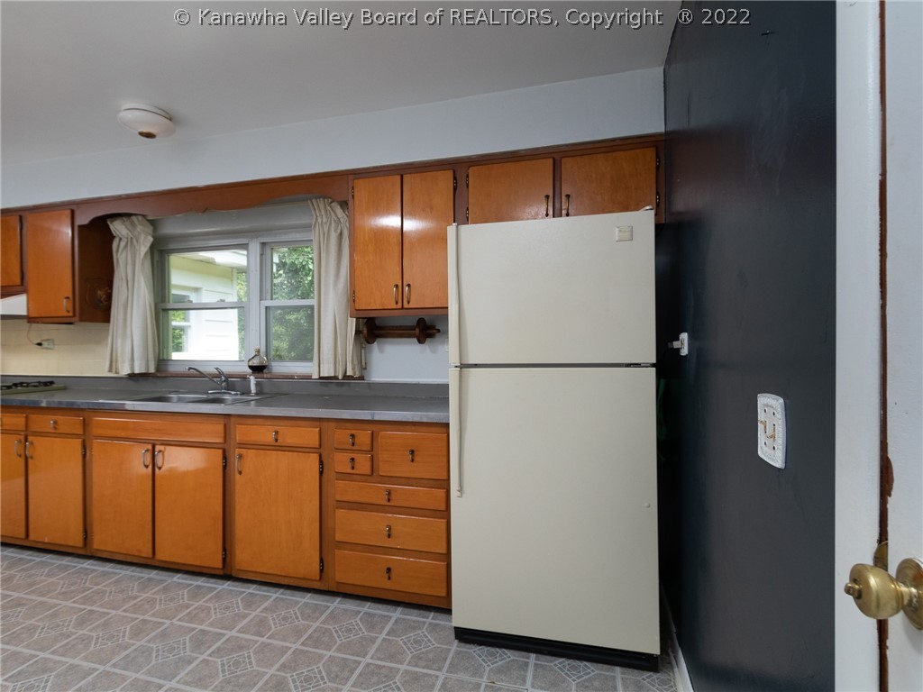 902 Jackson Road St. Albans, WV 25177 - Photo 4 of 32 Gallery Image 4