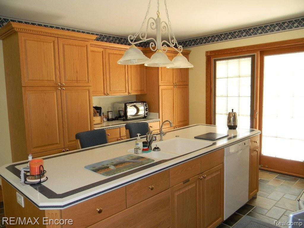 7440 East Clyde Road Howell, MI 48855 - Photo 8 of 24 Kitchen