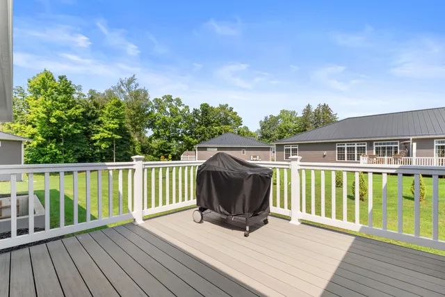 $375,000 | 243 Auseon Court, Hillsdale, MI 49242