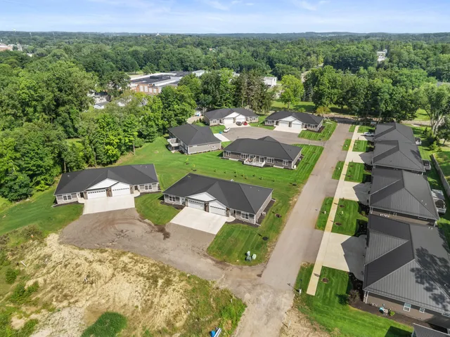 $375,000 | 243 Auseon Court, Hillsdale, MI 49242