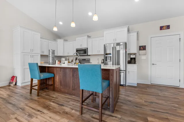 $375,000 | 243 Auseon Court, Hillsdale, MI 49242