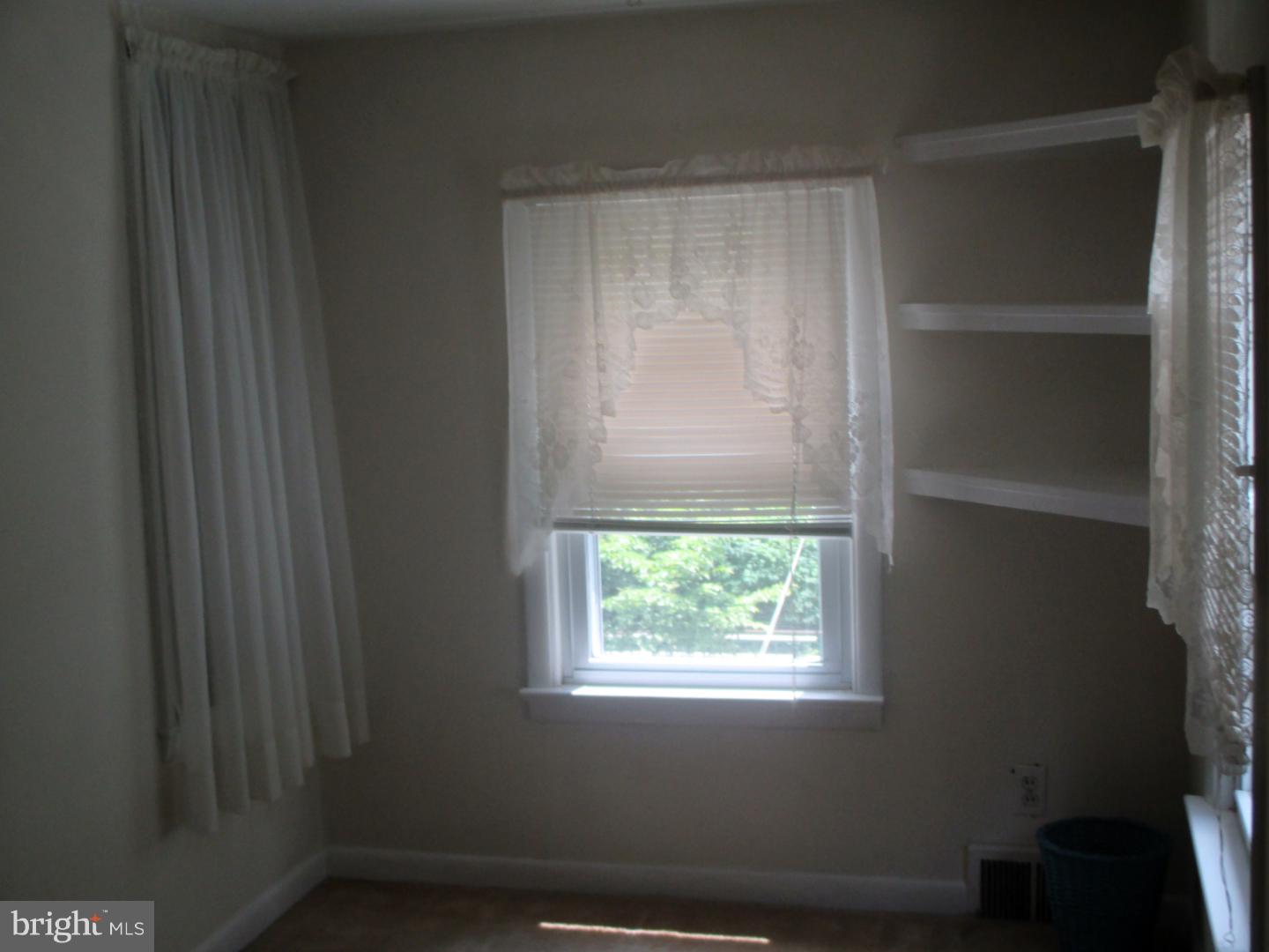 17 Indian Spring Road Clementon, NJ 08021 - Photo 15 of 25 Bedroom 2