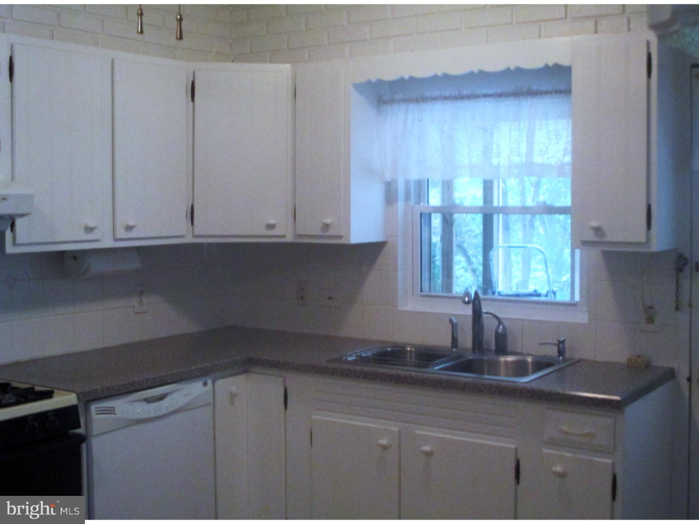 17 Indian Spring Road Clementon, NJ 08021 - Photo 7 of 25 Kitchen