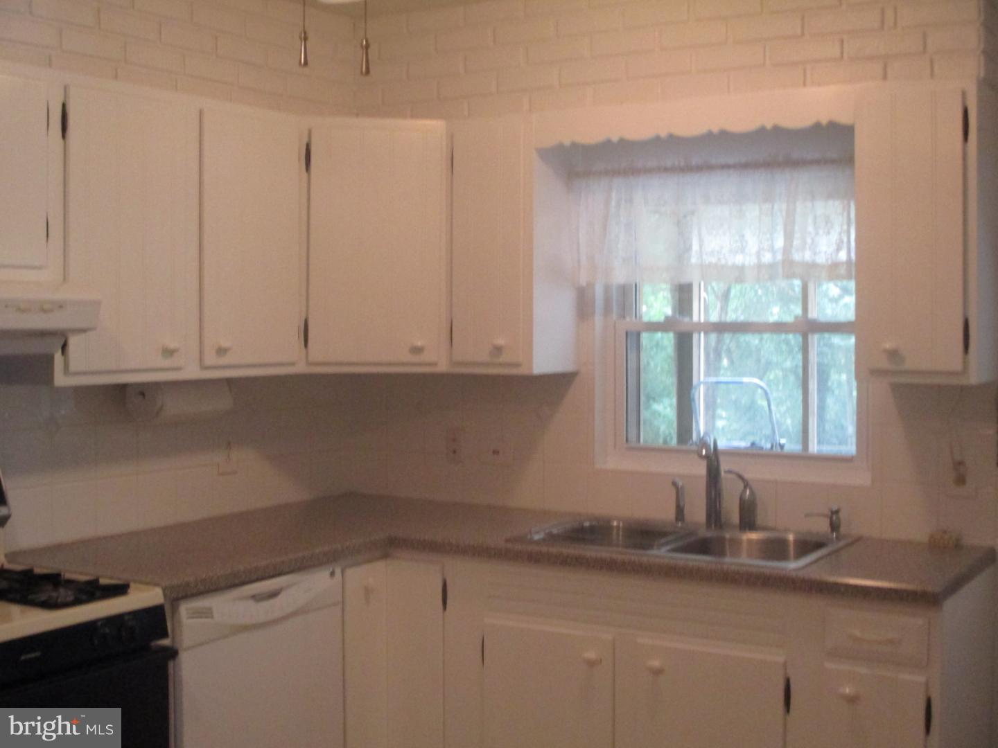 17 Indian Spring Road Clementon, NJ 08021 - Photo 10 of 25 Kitchen