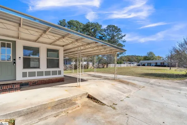 $230,000 | 734 Anderson Street, Belton, SC 29627