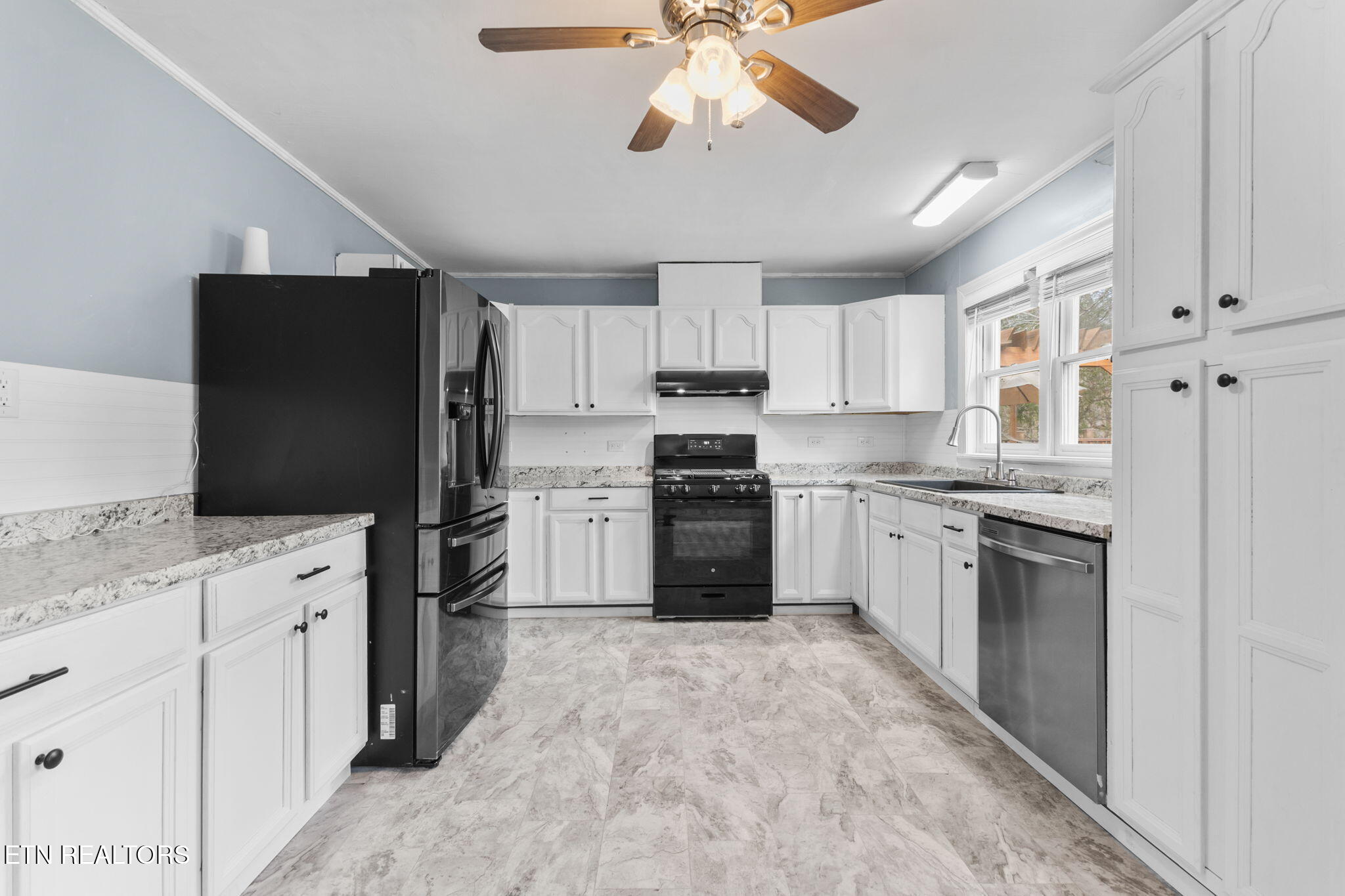 225 Capps Road Harriman, TN 37748 - Photo 11 of 58 12-web-or-mls-3F1A4893