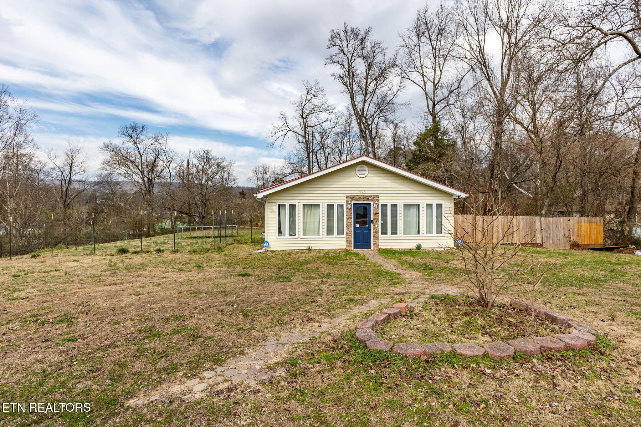 225 Capps Road Harriman, TN 37748 - Photo 5 of 58 5-web-or-mls-3F1A5066-HDR