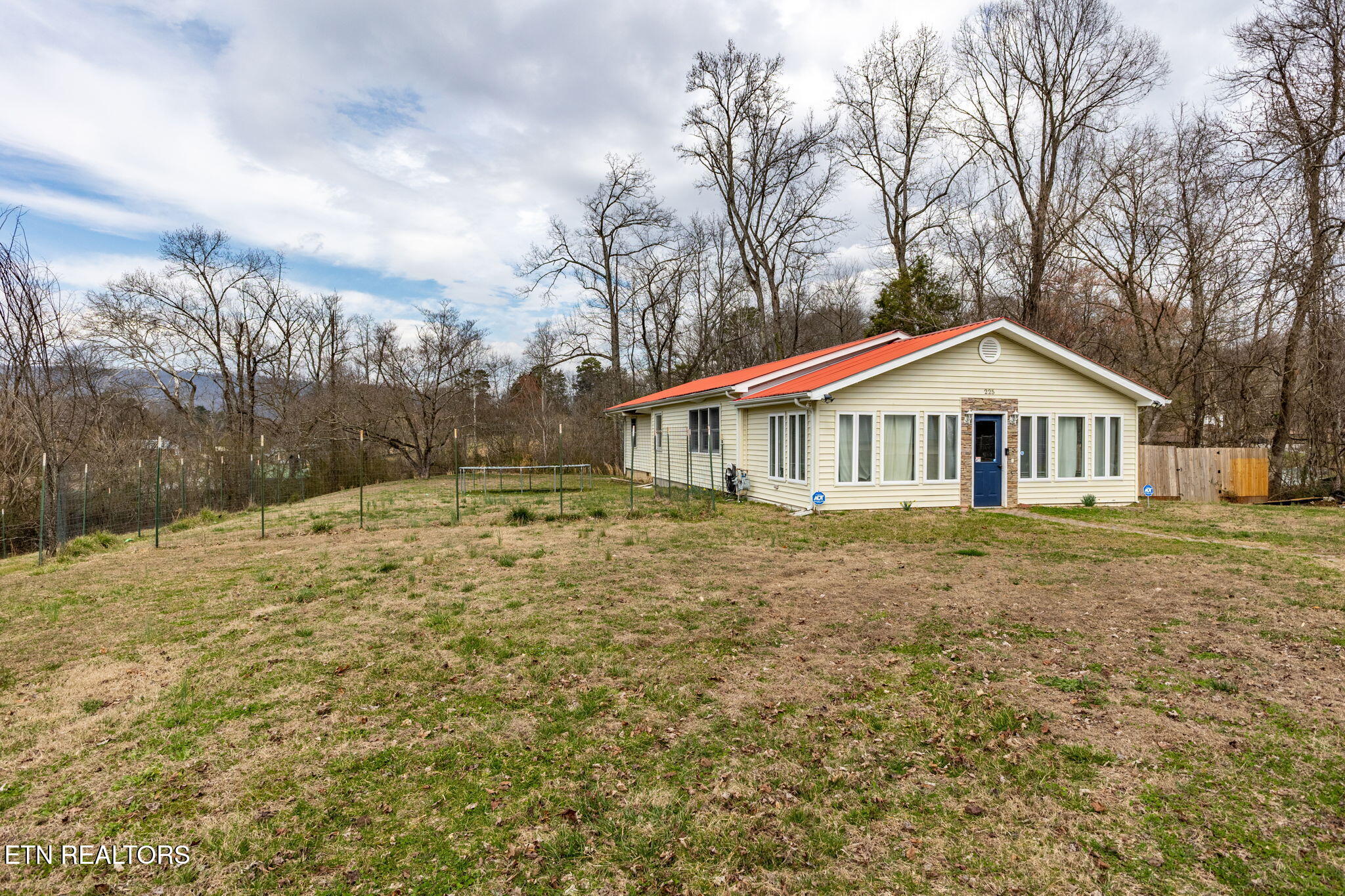 225 Capps Road Harriman, TN 37748 - Photo 6 of 58 6-web-or-mls-3F1A5051-HDR