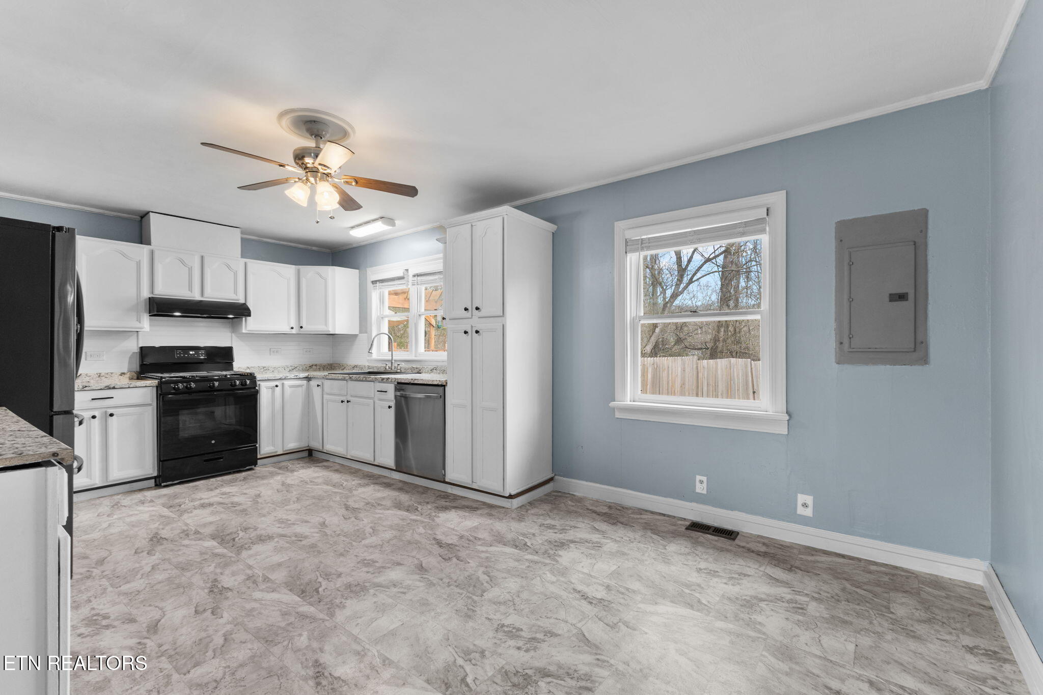 225 Capps Road Harriman, TN 37748 - Photo 10 of 58 11-web-or-mls-3F1A4889