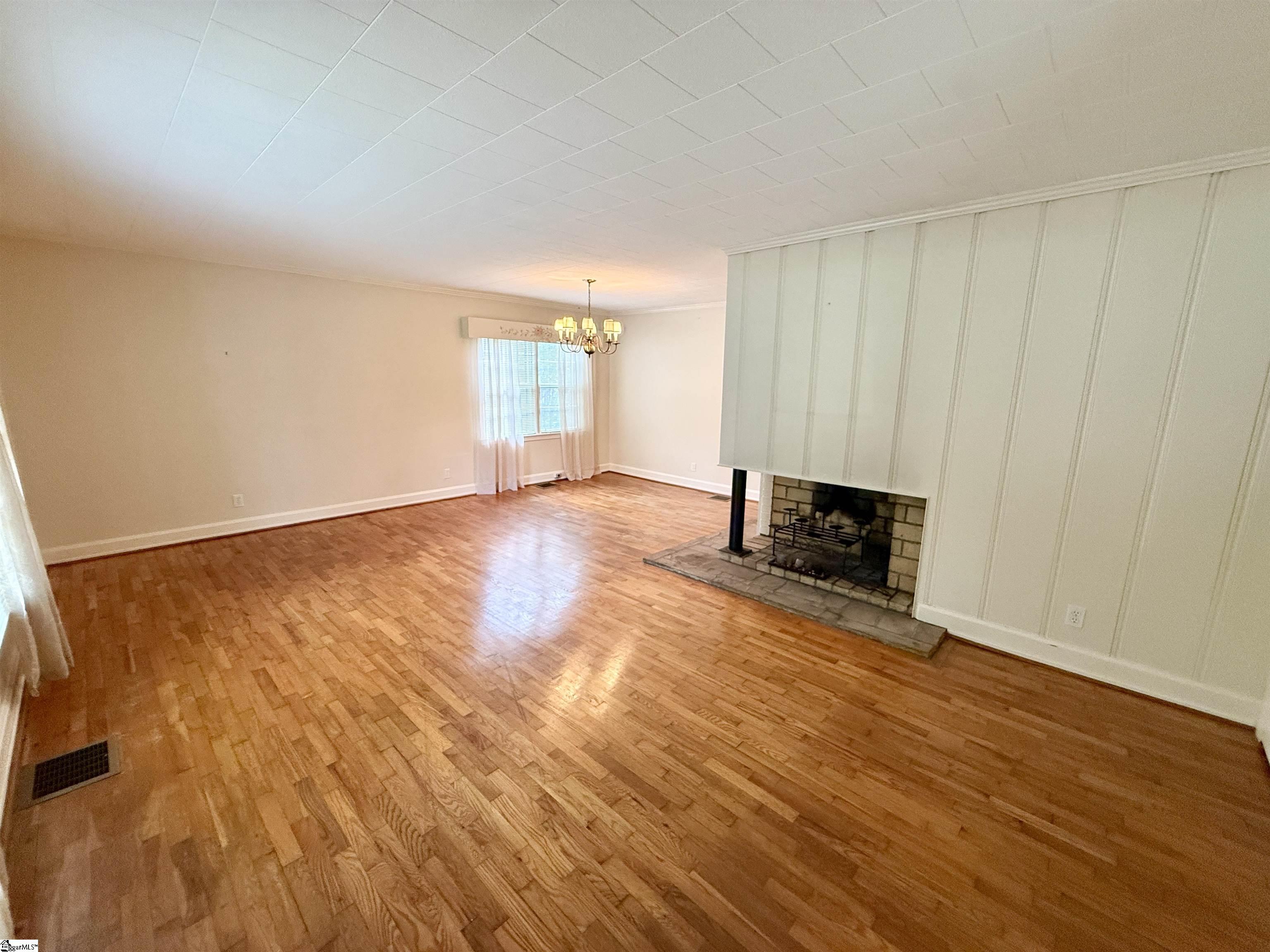 301 Pine Street Clinton, SC 29325 - Photo 5 of 20