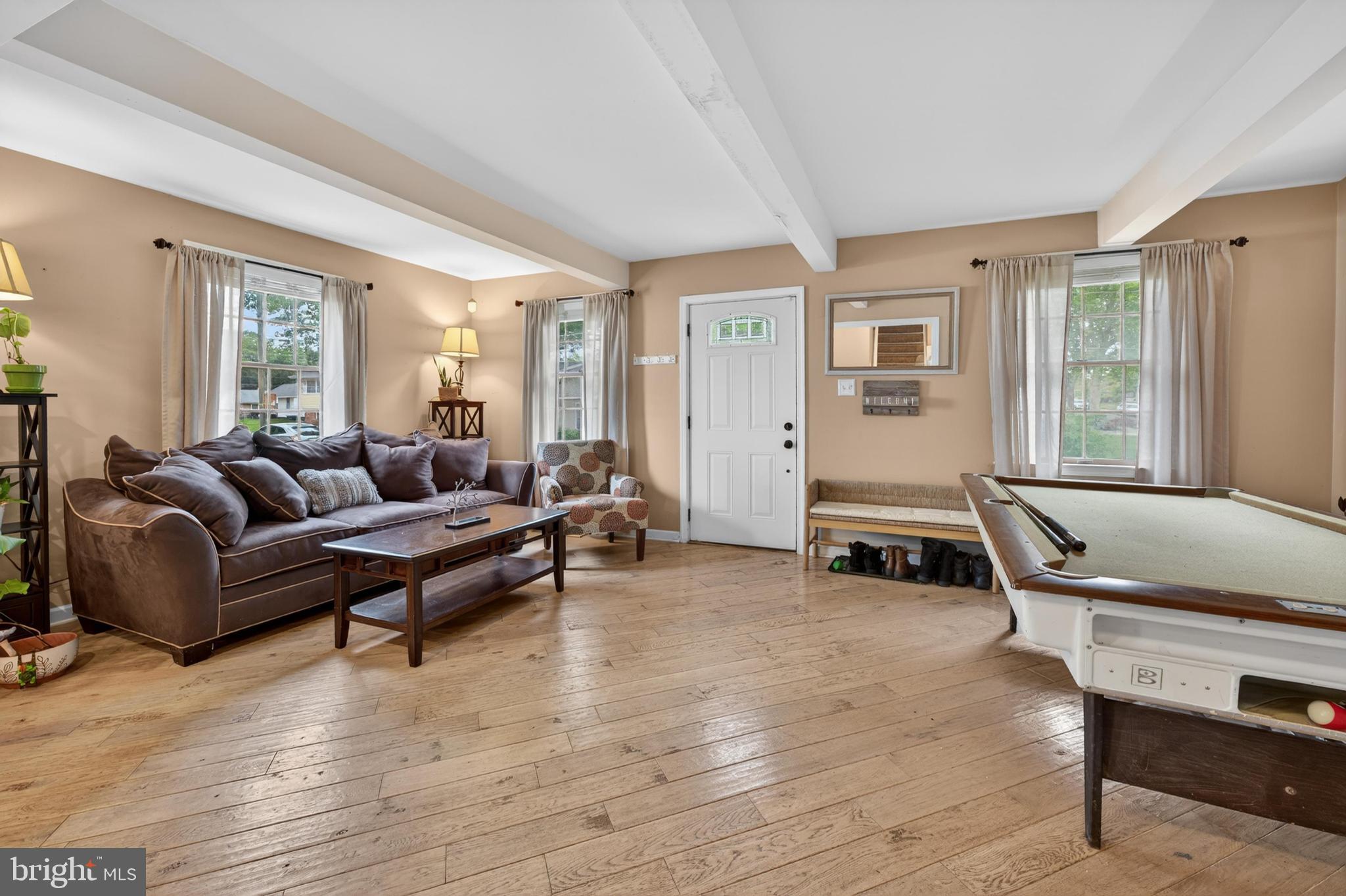 306 Anna Avenue Maple Shade, NJ 08052 - Photo 5 of 31 Inviting space with natural light.