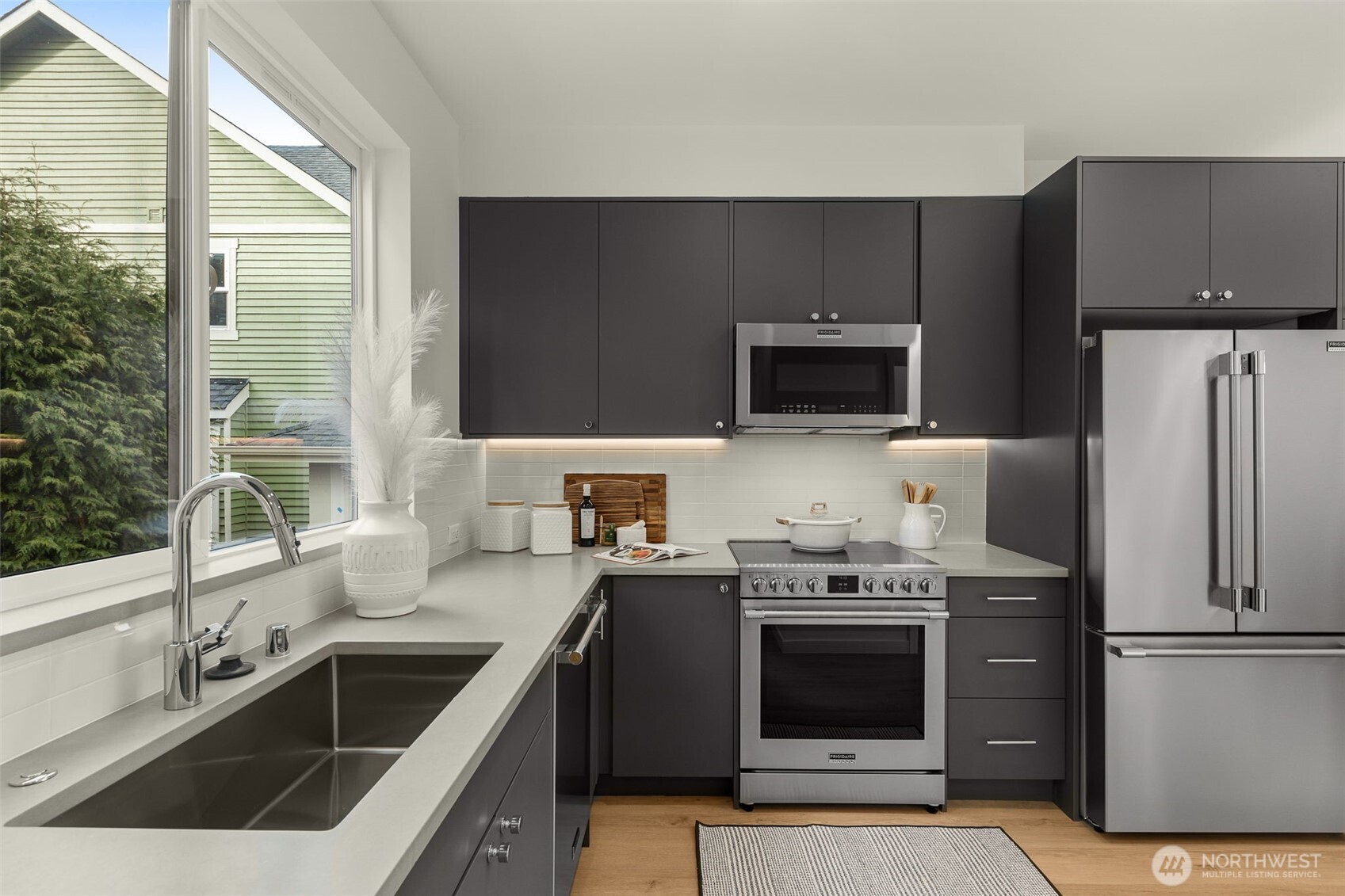 9225 C 14th Avenue Northwest Seattle, WA 98117 - Photo 5 of 31