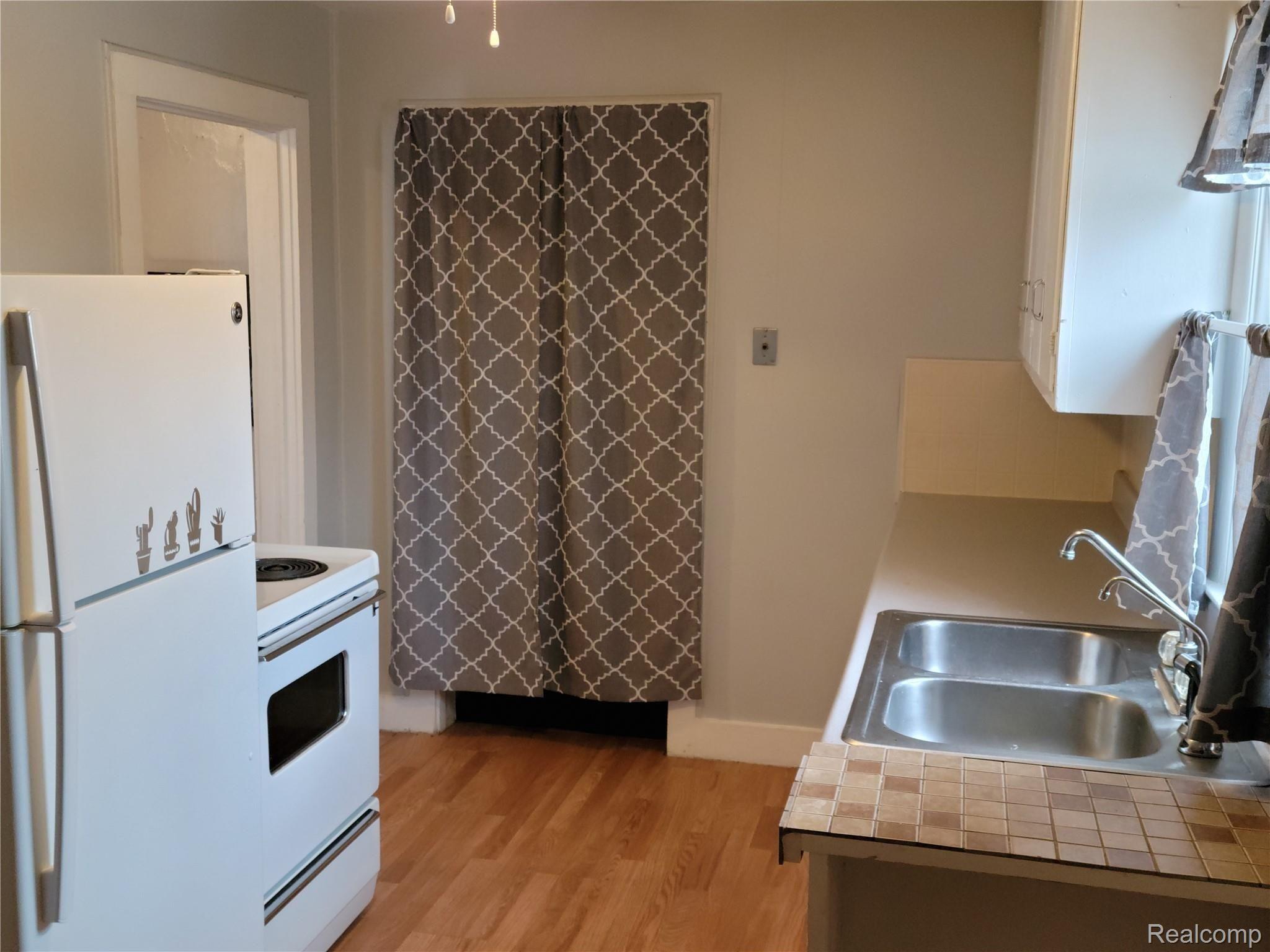 3231 West Ray Road Fenton, MI 48430 - Photo 17 of 35 Kitchen